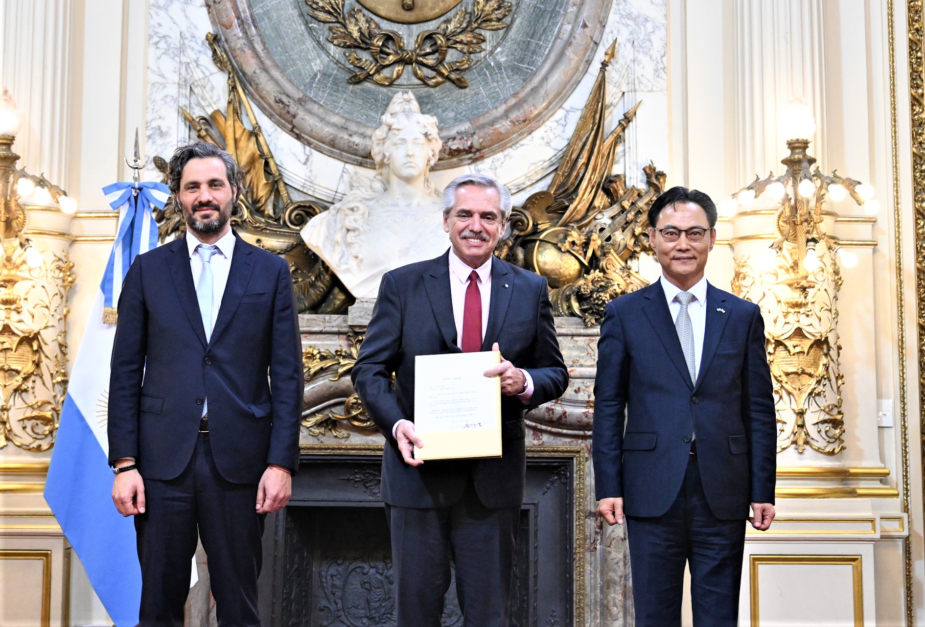 El Embajador Lee Yong-soo presentó Las Cartas Credenciales al Presidente Alberto Fernández