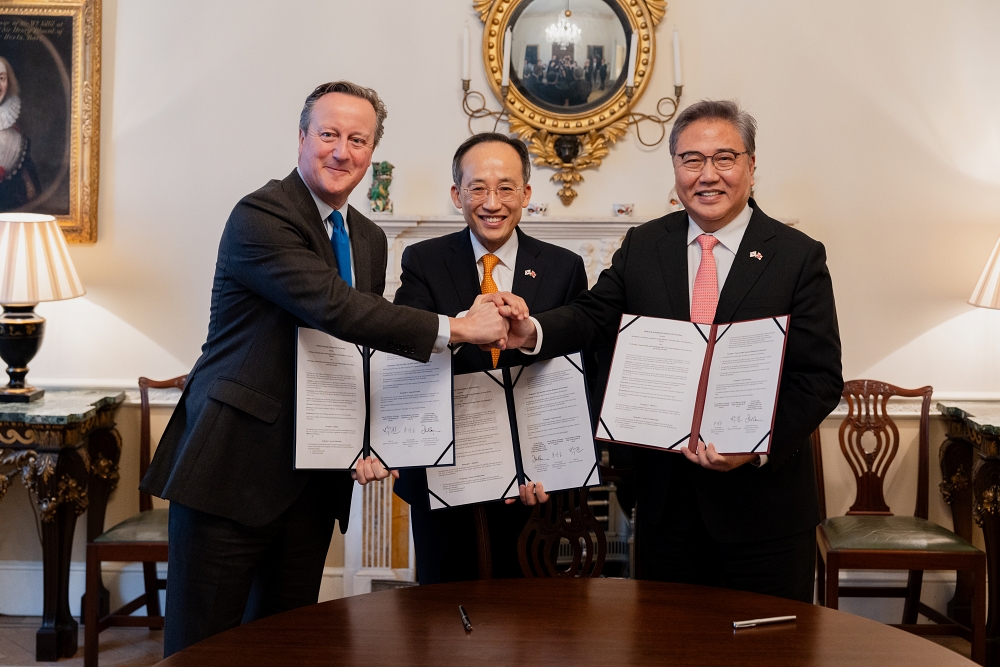 한-영 전략적 개발 파트너십 체결